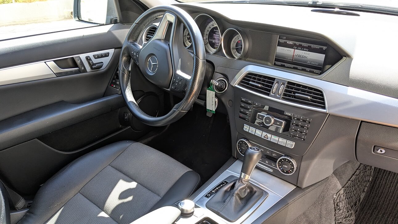 автомобилен интериор w204
